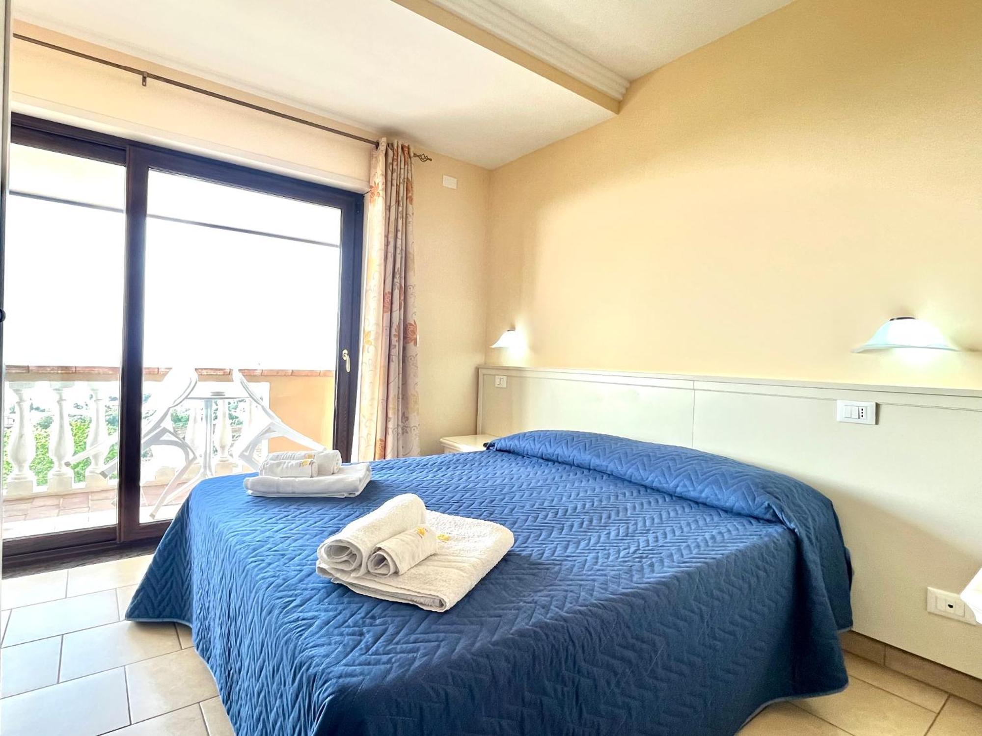 Residenza Domus Aurea Tropea- Vista Mare Hotel Santa Domenica  Kültér fotó